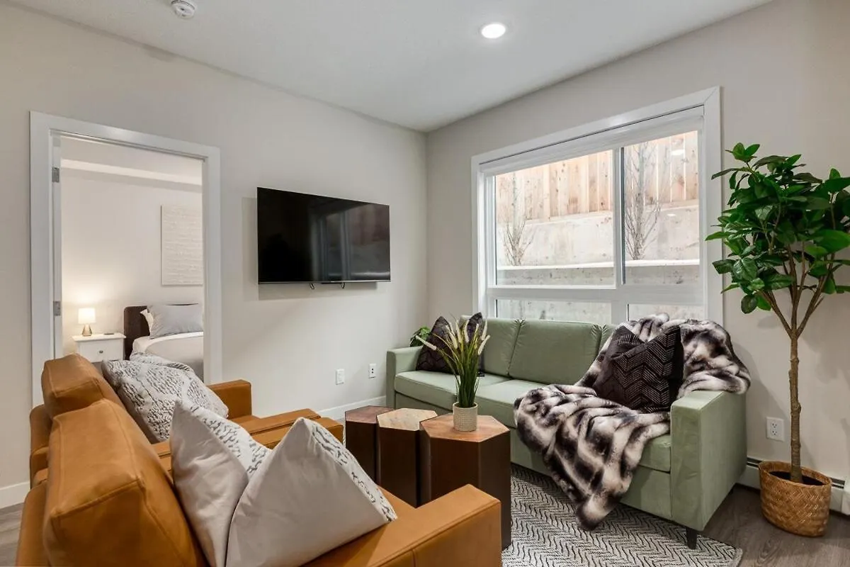 Free Parking, Pet Friendly, Close To Dt YYC 0*,  Canadá